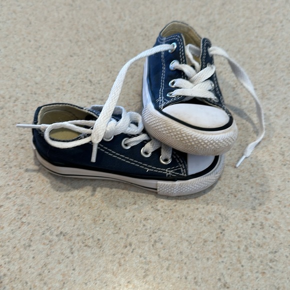 Converse infant Chuck Taylor All-Star low top blue shoes, toddler size 5 - Picture 8 of 9